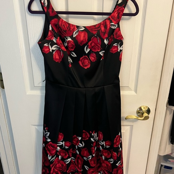 WHBM DRESS - Picture 2 of 3